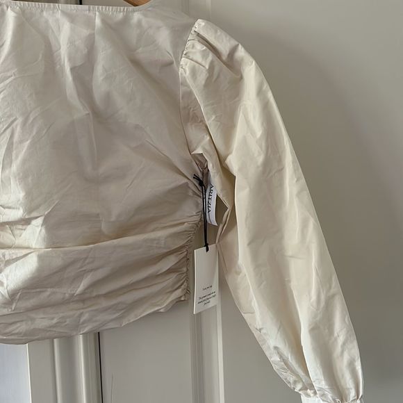 Aritzia Sunday best Giselle top in petal xs puff sleeve blouse - Picture 9 of 11